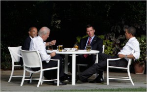 20090731_ObamaBidenGatesCrowley Obama, Biden, Gates, and Crowley have a drink at the White House